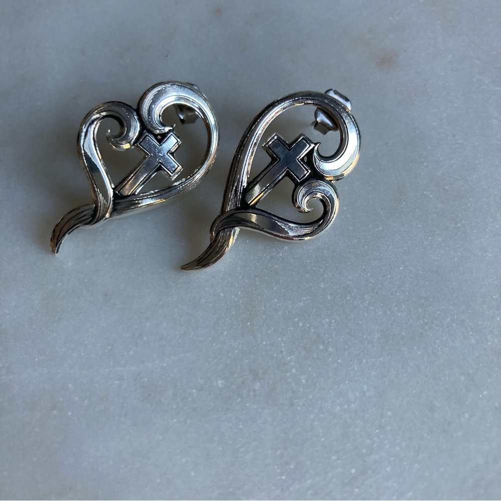 Montana Silversmiths Silver Cross Post Earrings.